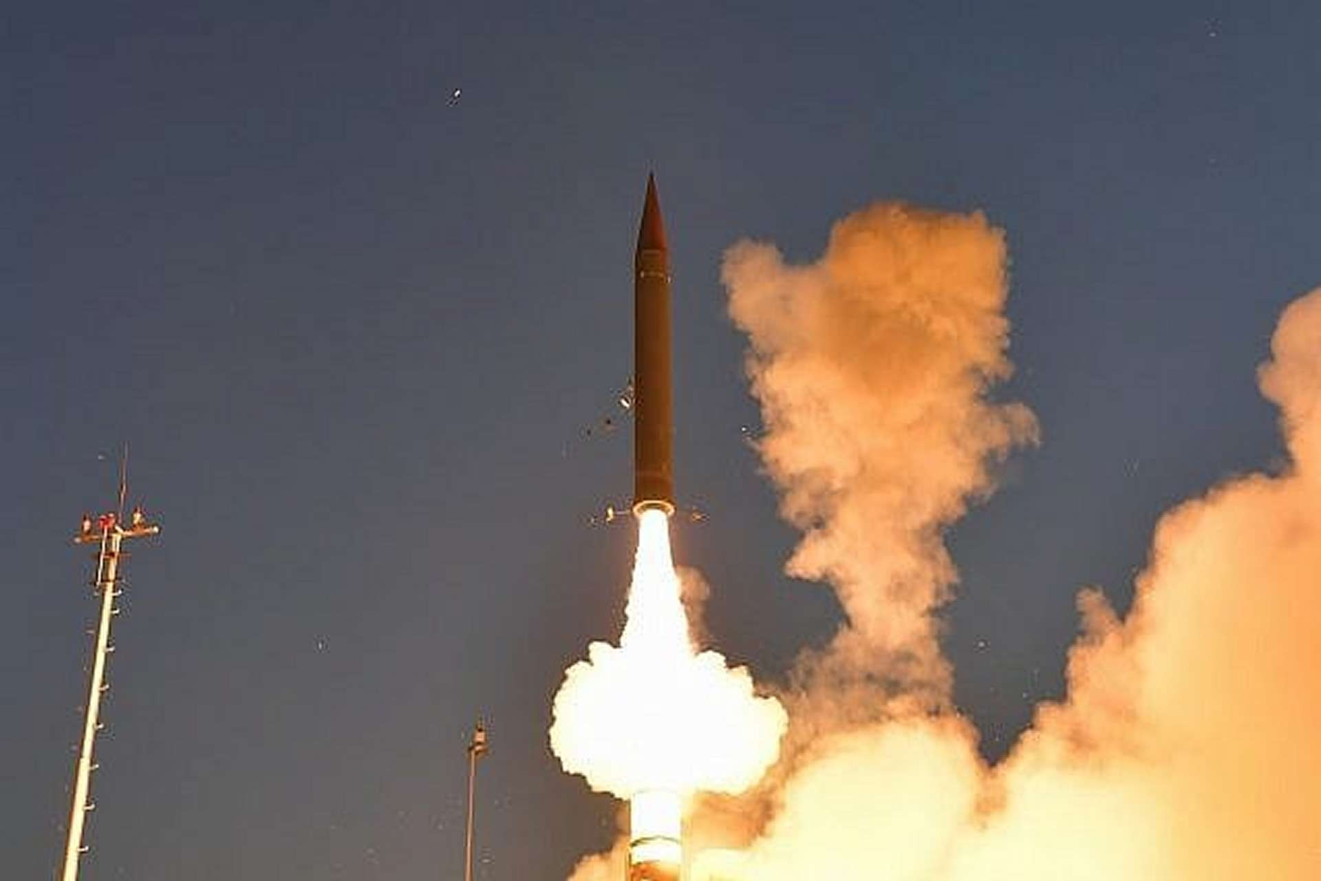 www.armyrecognition.com-images-stories-news-2026-july-_europe-launches-bliksem-exo-hit-to-kill-interceptor-for-ballistic-missile-defense-in-space.jpg