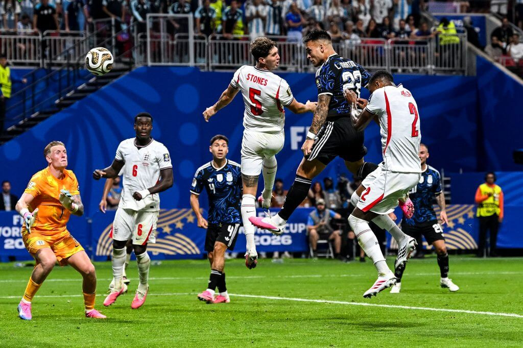 Messi kiến tạo 2 lần giúp Argentina vào chung kết, Tuchel khiến Anh sụp đổ