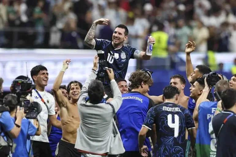 Messi kiến tạo 2 lần giúp Argentina vào chung kết, Tuchel khiến Anh sụp đổ