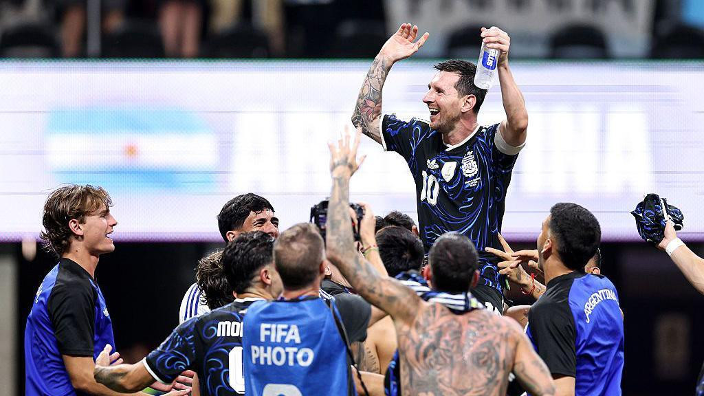 ‘Messi là vua, Argentina có GOAT’ 