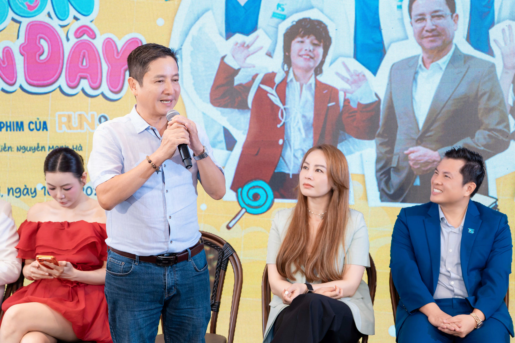 NSƯT Chí Trung cho biết ông đảm nhận vai giám đốc bệnh viện phụ sản chuyên điều trị hiếm muộn