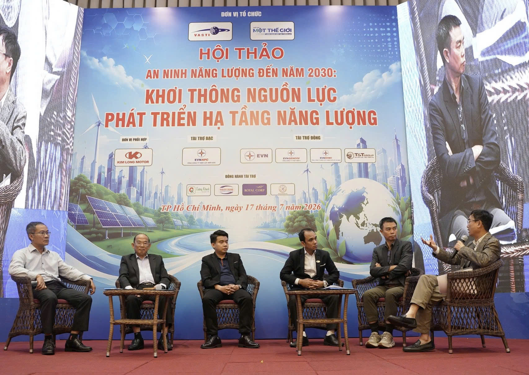 Hội thảo 'An ninh năng lượng đến 2030: Khơi thông nguồn lực phát triển hạ tầng năng lượng' tại TP.HCM