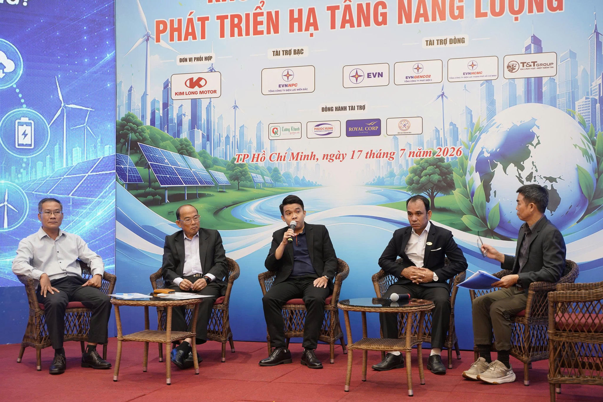 Quang cảnh tọa đàm