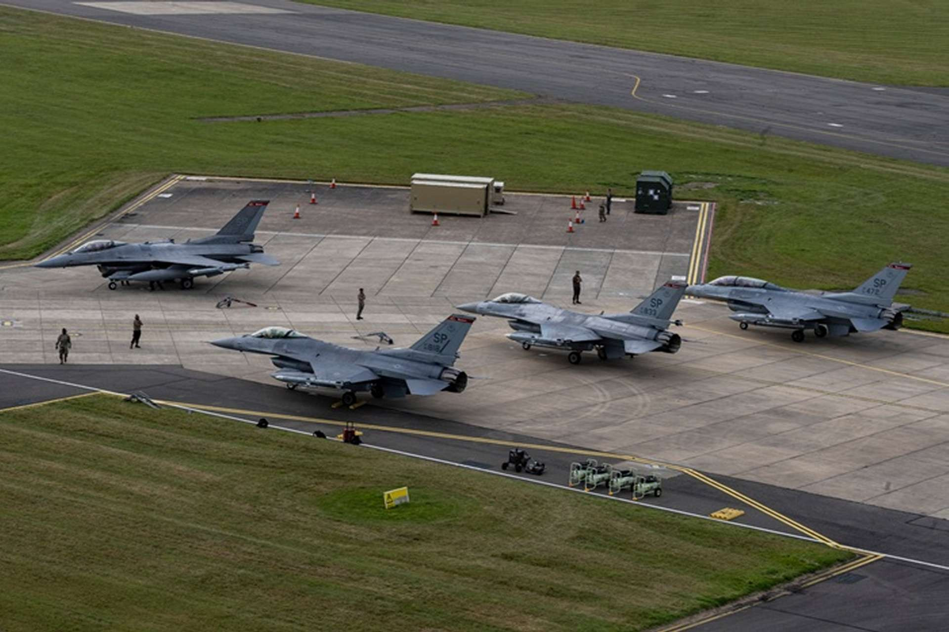 www.armyrecognition.com-images-stories-news-2026-july-_u.s.-sends-f-16cj-wild-weasels-to-the-middle-east-to-target-iranian-radars-and-missile-defenses.jpg