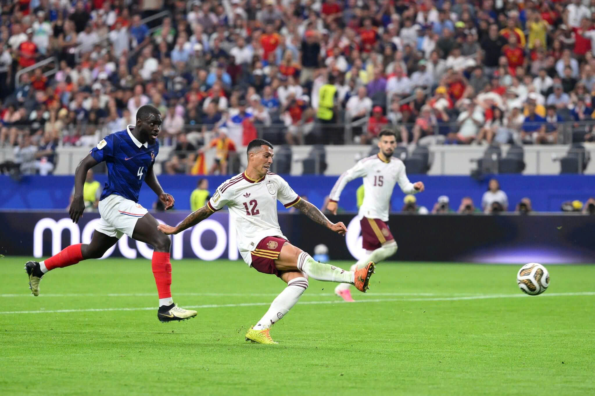 messi-dau-tay-ban-nha-2.jpg