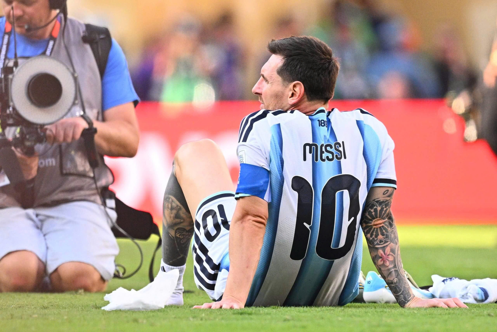 Messi cô đơn đến lạ thường trong giây phút World Cup cuối cùng-1