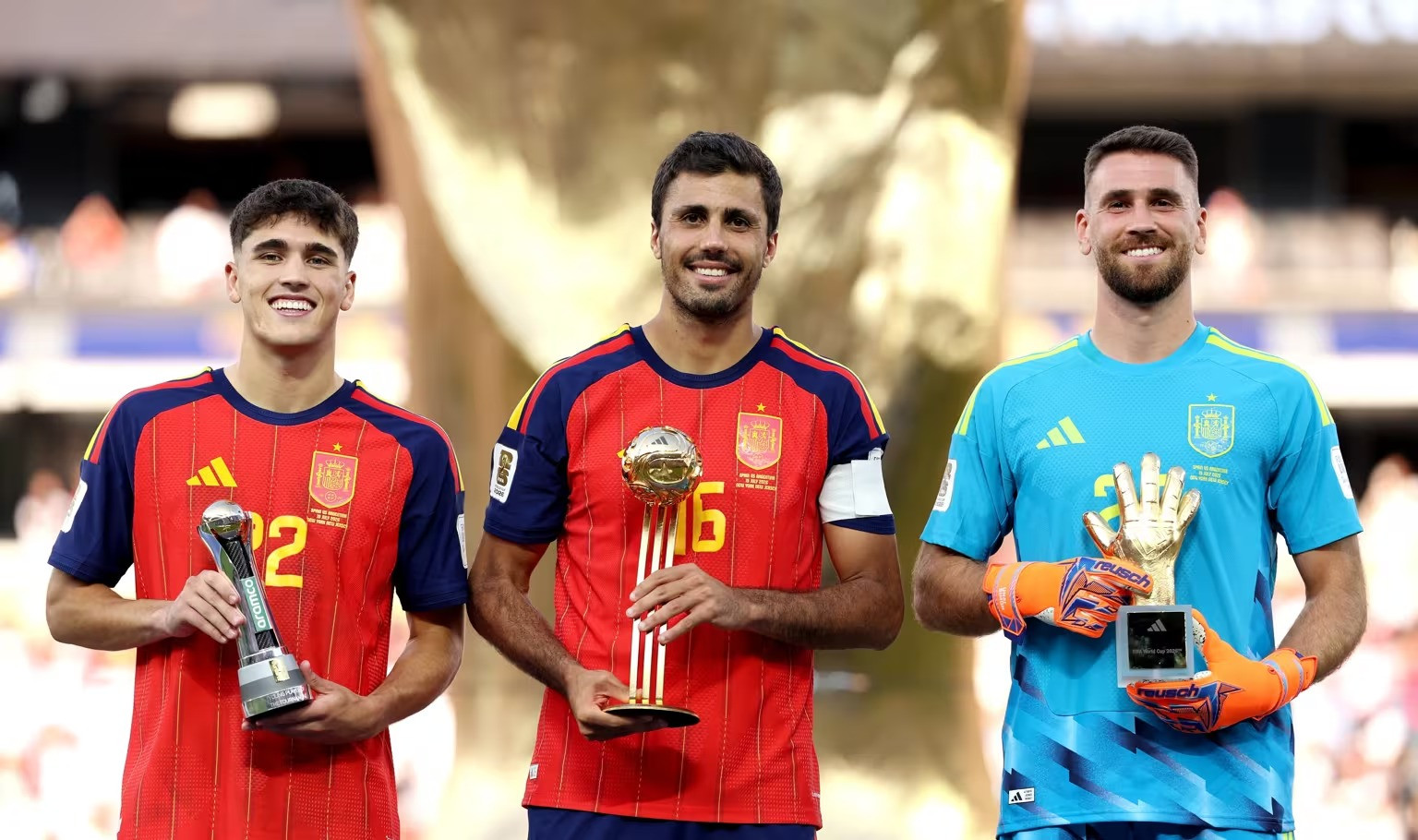 Tây Ban Nha thống trị các giải thưởng cá nhân World Cup, Messi lập hat-trick bạc