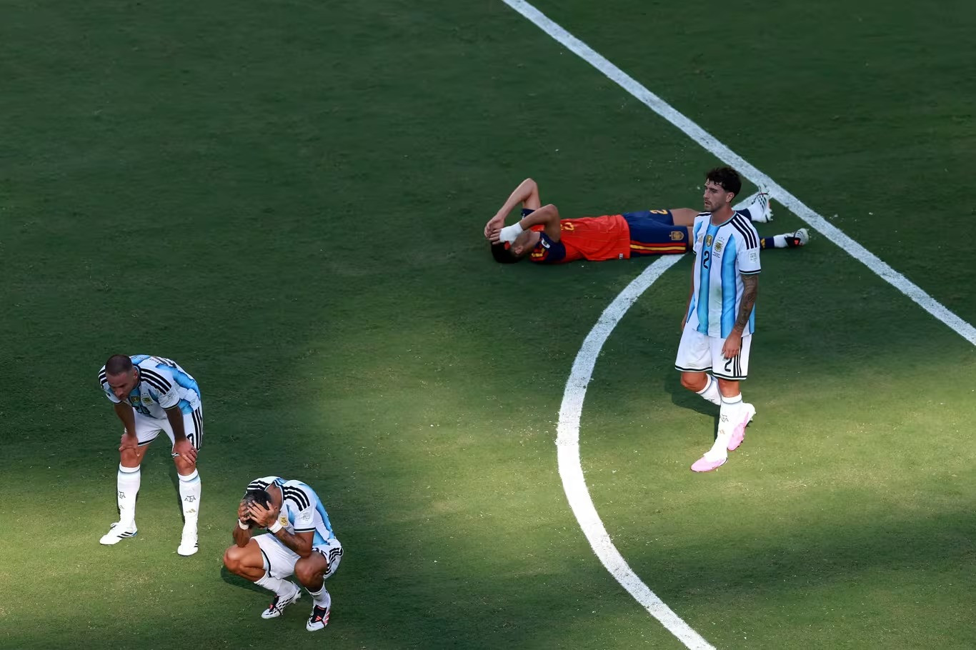 Truyền thông Argentina 'truy tội' trọng tài Vincic sau trận chung kết