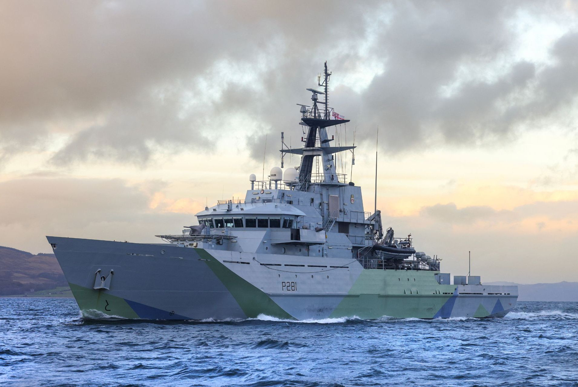 www.armyrecognition.com-media-yootheme-cache-2d-_russian-frigate-holds-live-fire-drill-just-40-nautical-miles-from-uk-coast-2d2eed75.jpg