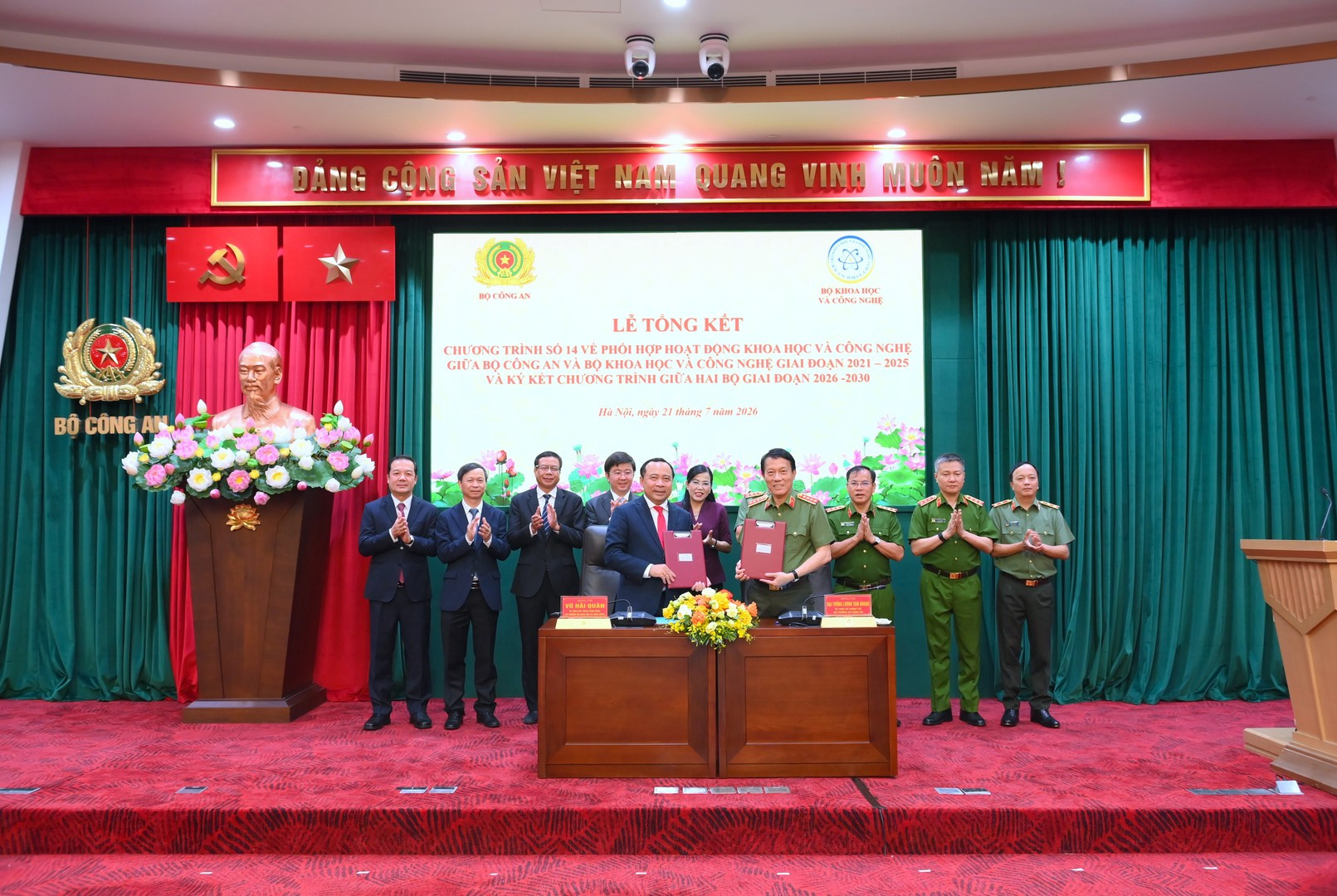 khoa học công nghệ