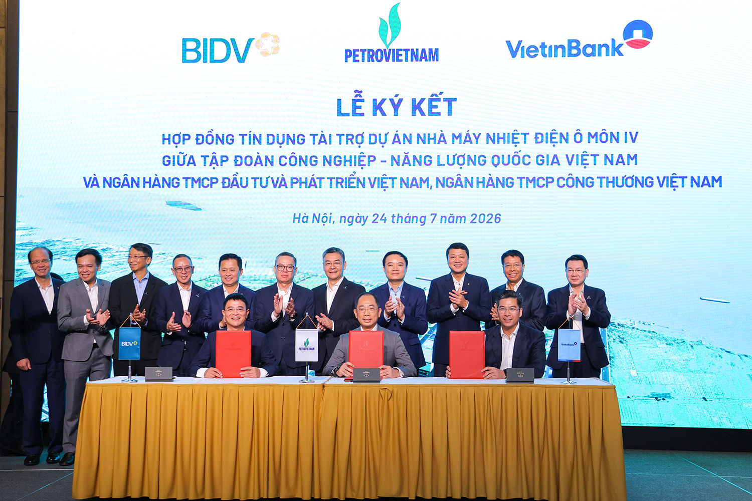 Petrovietnam cùng BIDV-VietinBank ký kết hợp đồng tín dụng thu xếp vốn cho NMNĐ Ô Môn IV