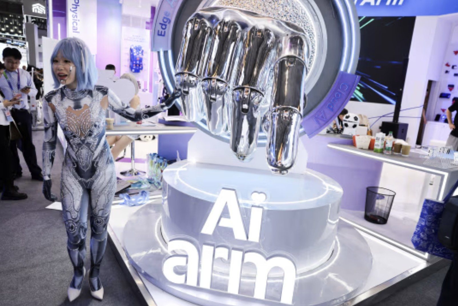 Hơn 10 công ty AI, chip nhớ và robot Trung Quốc gọi vốn để thu hẹp khoảng cách với Mỹ