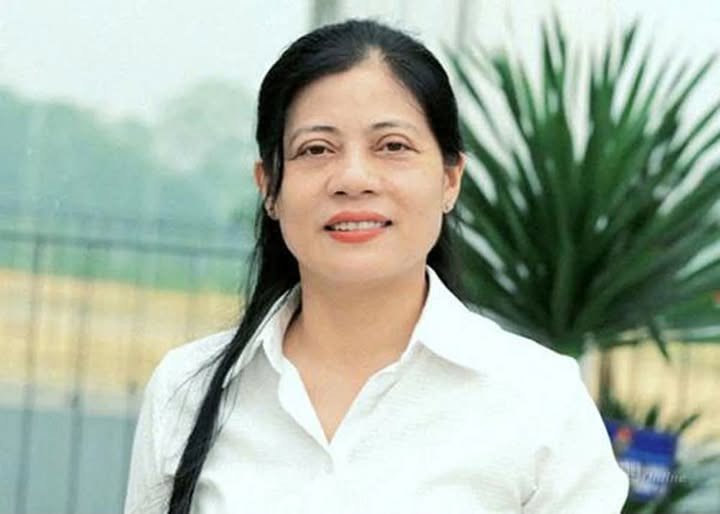 Ảnh 2 Bà Nguyễn Thị Hằng - Hiệu trưởng Trường THPT chuyên Tuyên Quang, một trong các bị can trong vụ án gian lận thi cử ở Tuyên Quang. Ảnh: Báo Tuyên Quang