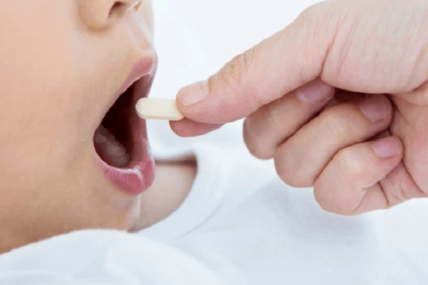 be-4,5-tuoi-suy-gan-cap-vi-paracetamol-bac-si-canh-abo-sai-lamnhieu-gia0dinh-viet-dang-mac-phai-hinh-anh 1