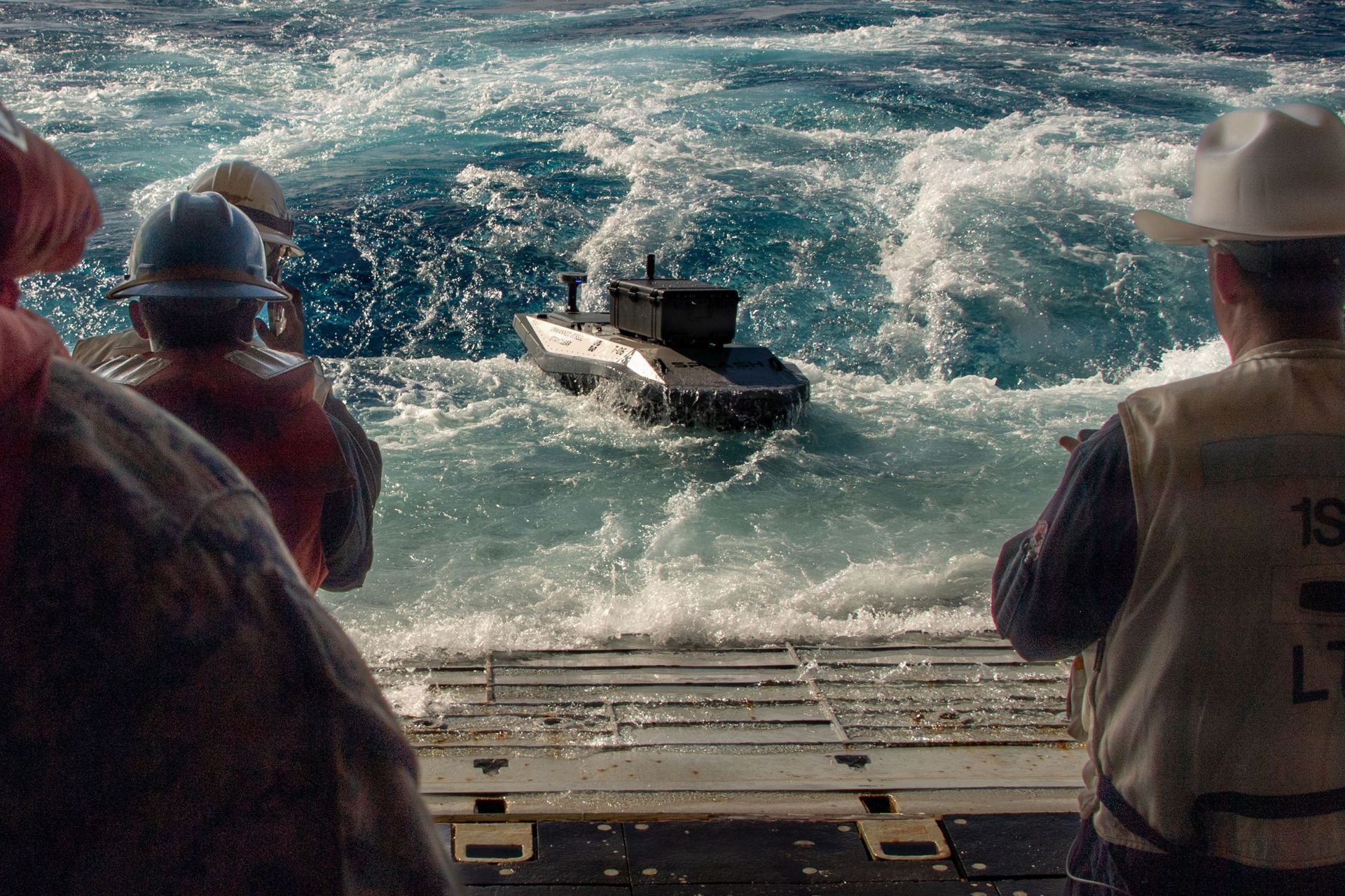 www.armyrecognition.com-images-stories-news-2026-july-_u.s.-tests-more-than-35-autonomous-systems-for-future-indo-pacific-naval-warfare.jpg