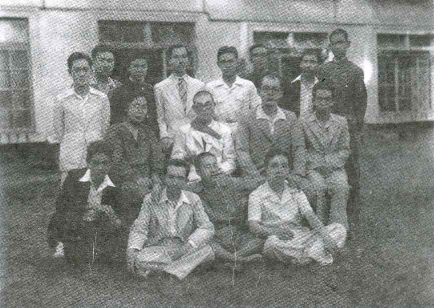 cùng các đồng nghiệp