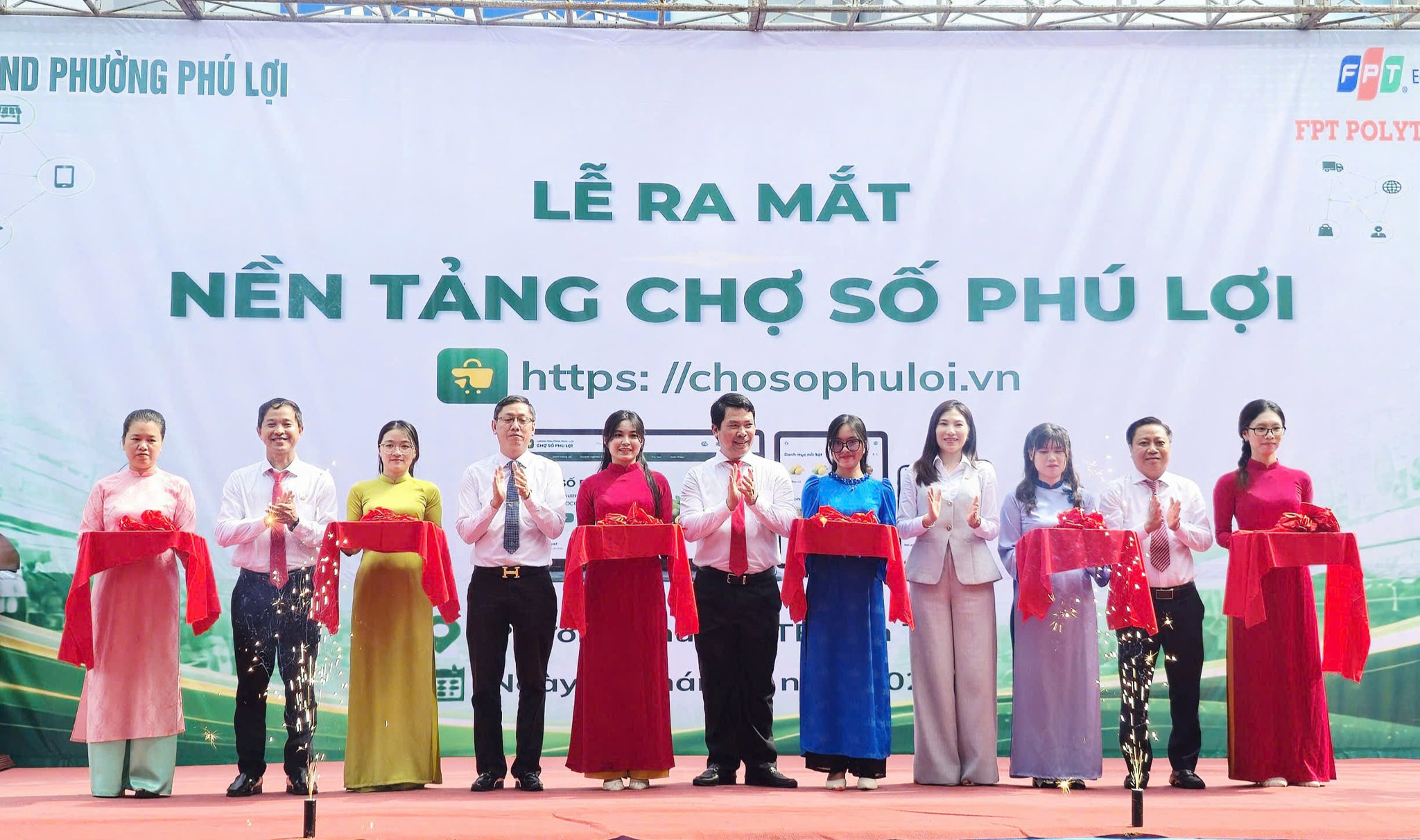 Cần Thơ ra mắt nền tảng chợ số Phú Lợi. Ảnh: Lương Xuân Cao