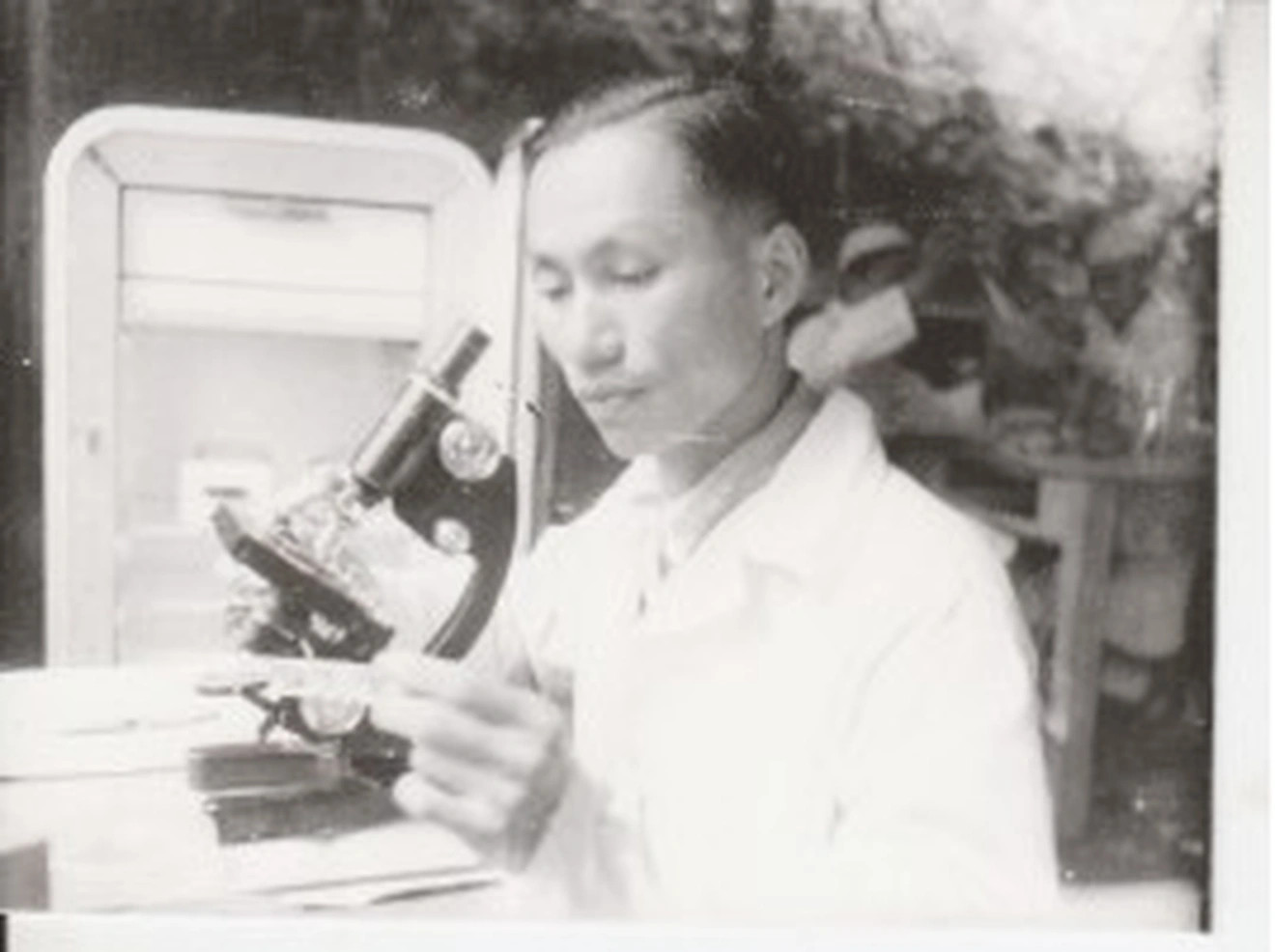 hanh-trinh-gs-dang-van-ngu-tao-ra-thu-nuoc-than-ky-trong-labo-tam-.jpg