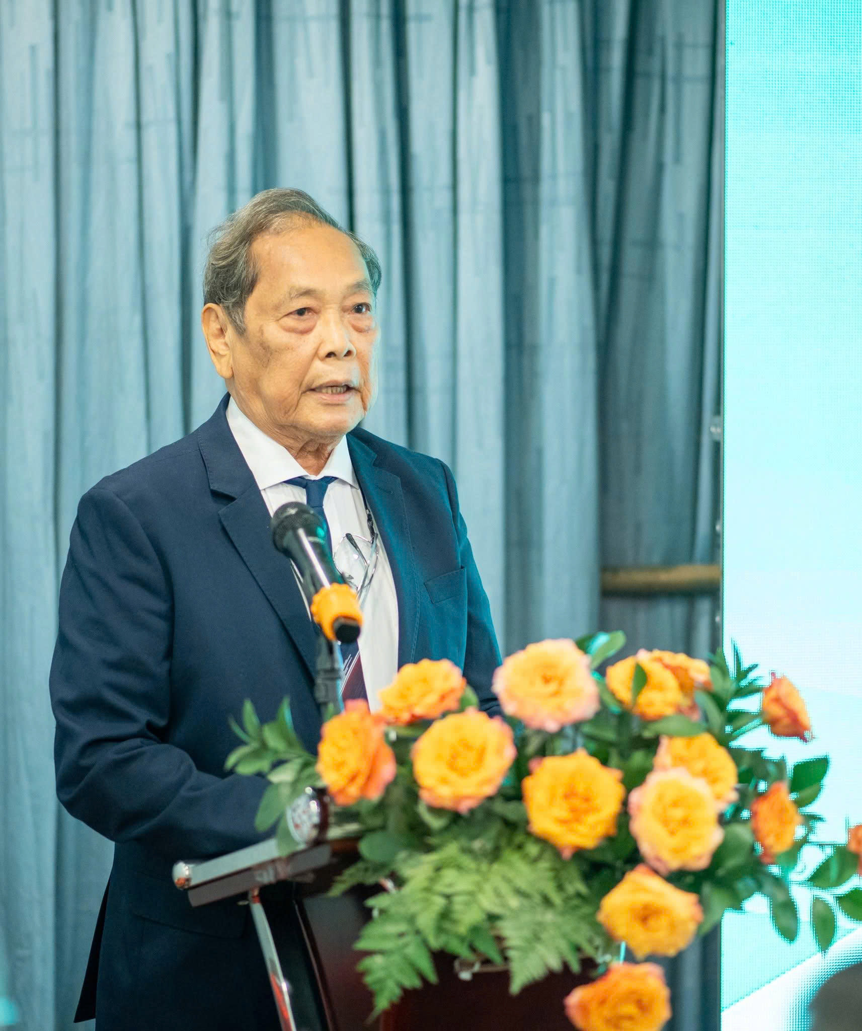 GS Mai Văn Quyền