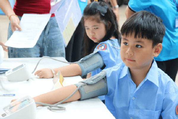 tphcm-kham-suc-khoe-mien-phi-cho-hon-3-trieu-hoc0sinh-tu-nam-hoc-2026-2027-hinh-anh.png
