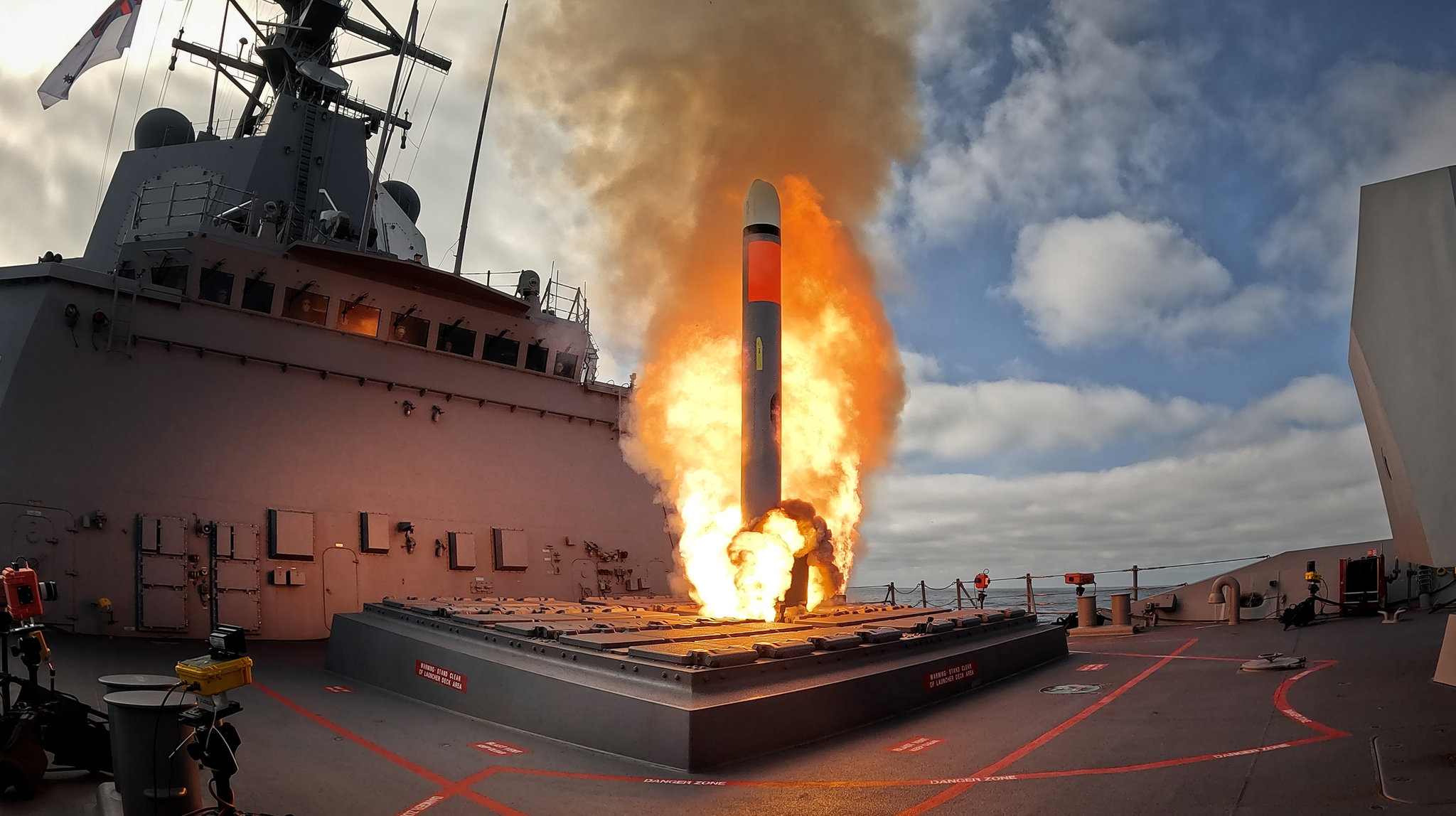 assets.newsweek.com-wp-content-uploads-2025-08-_2540540-australian-warship-fires-tomahawk-missile.jpg