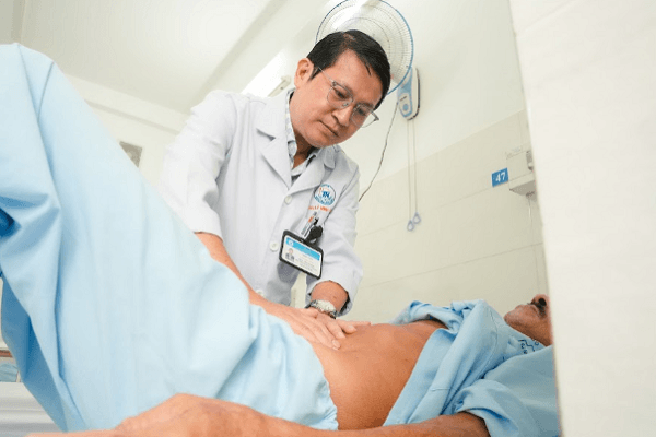 Tim ngừng đập trên bàn mổ, bác sĩ vẫn cứu bệnh nhân vỡ phình động mạch chủ thành công