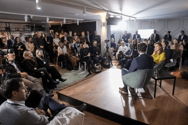 Vợ CEO Anthropic là ai mà đến cả Claude cũng không biết rõ2