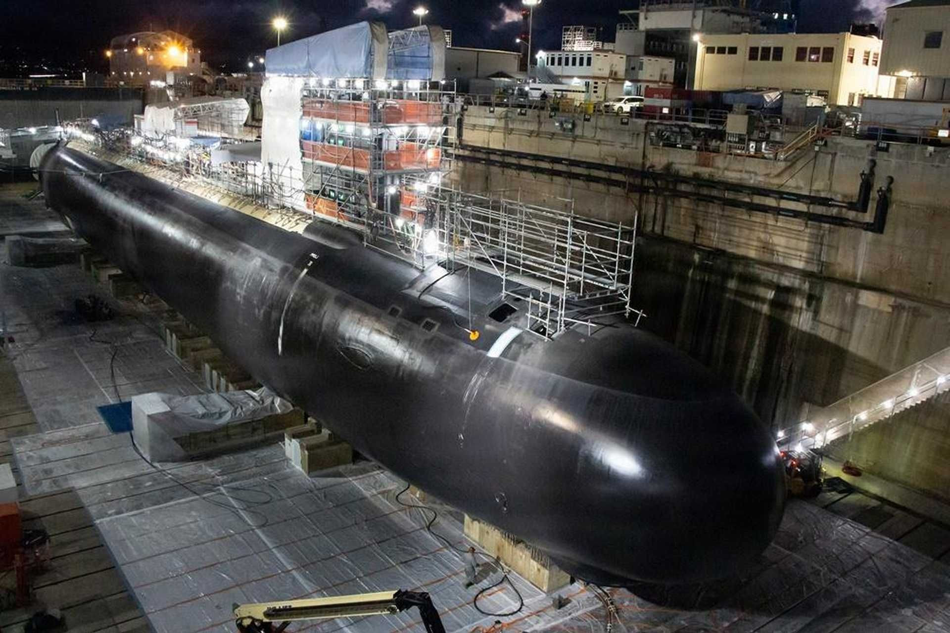 www.armyrecognition.com-media-yootheme-cache-4c-_u.s.-president-trump-orders-fifth-u.s.-navy-shipyard-to-put-more-nuclear-submarines-carriers-back-to-sea-1920-001-4cba2925.jpg