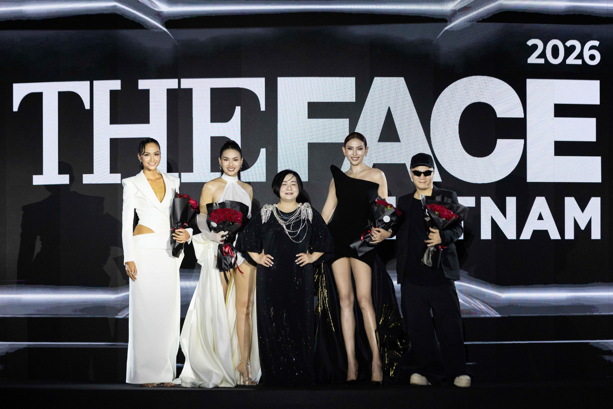2-madame-trang-le-cung-dan-ban-giam-khao-tai-hop-bao-the-face-vietnam-2026-17871778832111539411591-f9f028106f06d68a095bdd966e264882.jpeg