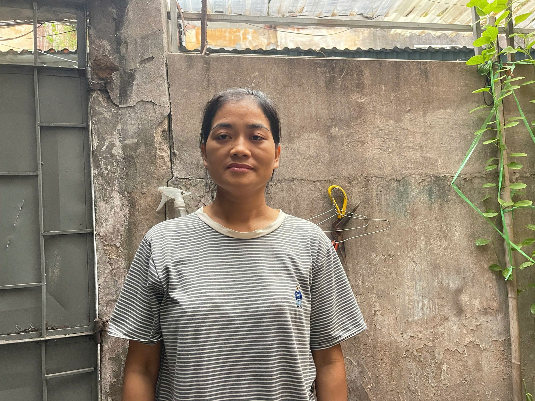 Chị Hoàng Thị Thơm (42 tuổi, lao động tự do, quê Thanh Hóa).