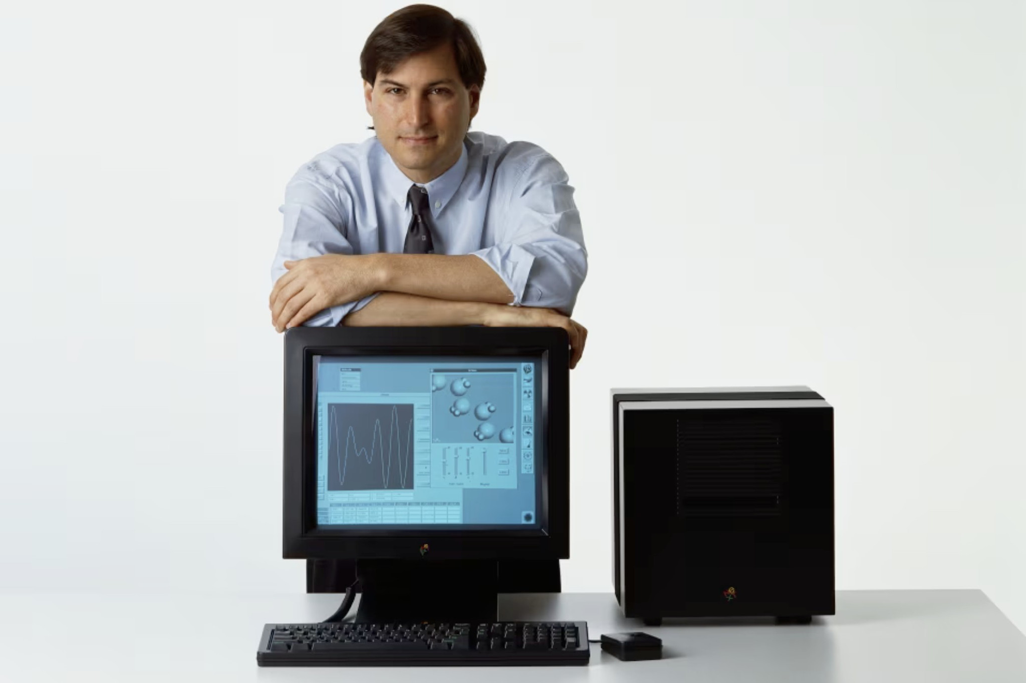 CIA từng giúp Steve Jobs trụ vững ở NeXT, mở đường trở lại Apple (2)