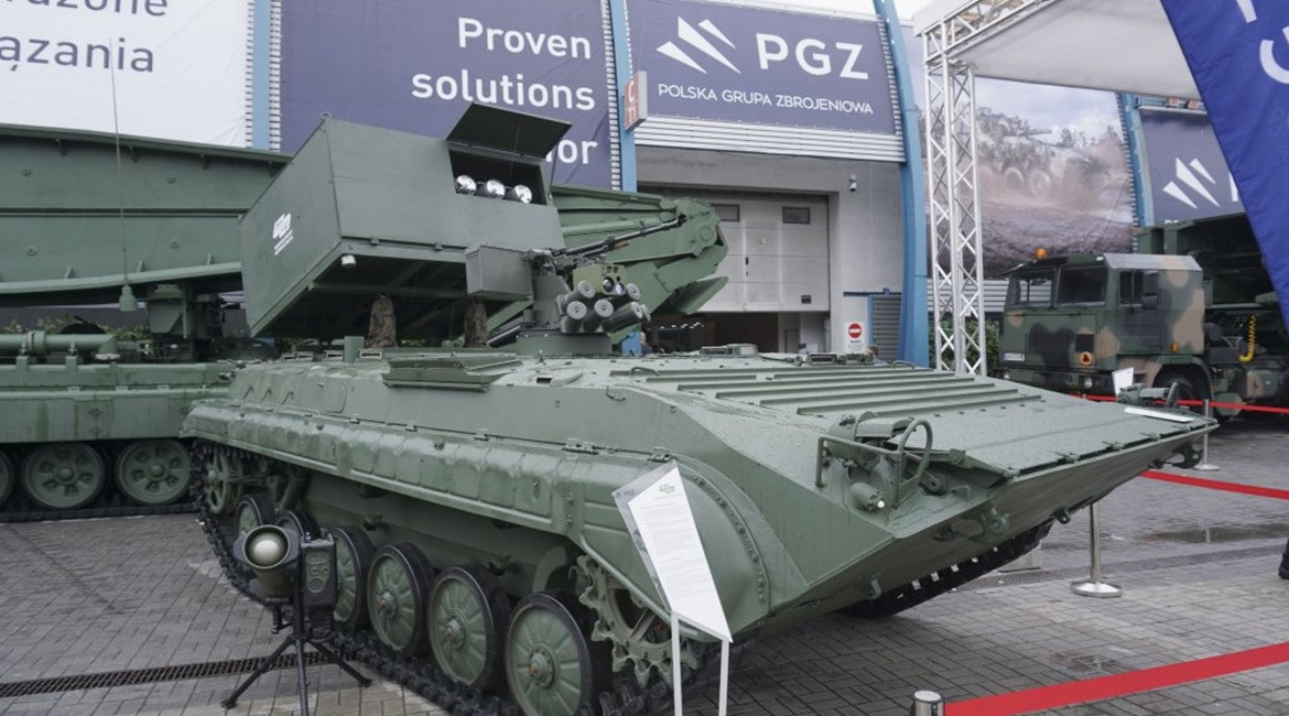 BMP-ATGM-Ba Lan