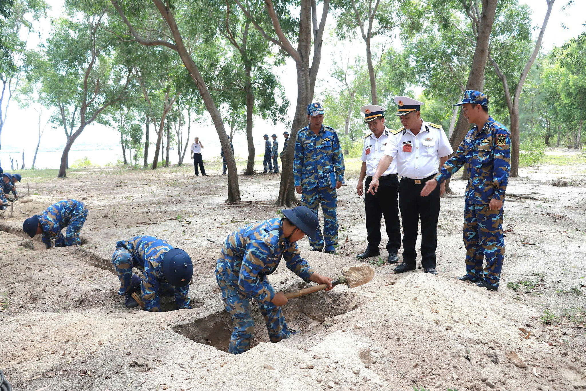 4 - Thực hành đào bếp Hoàng Cầm cấp 1