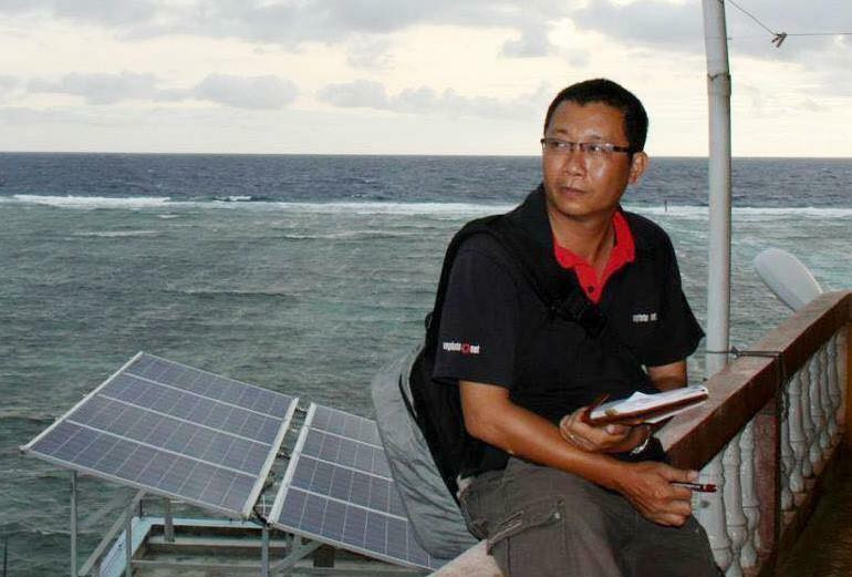 Tác giả trong một chuyến công tác tại quần đảo Trường Sa
