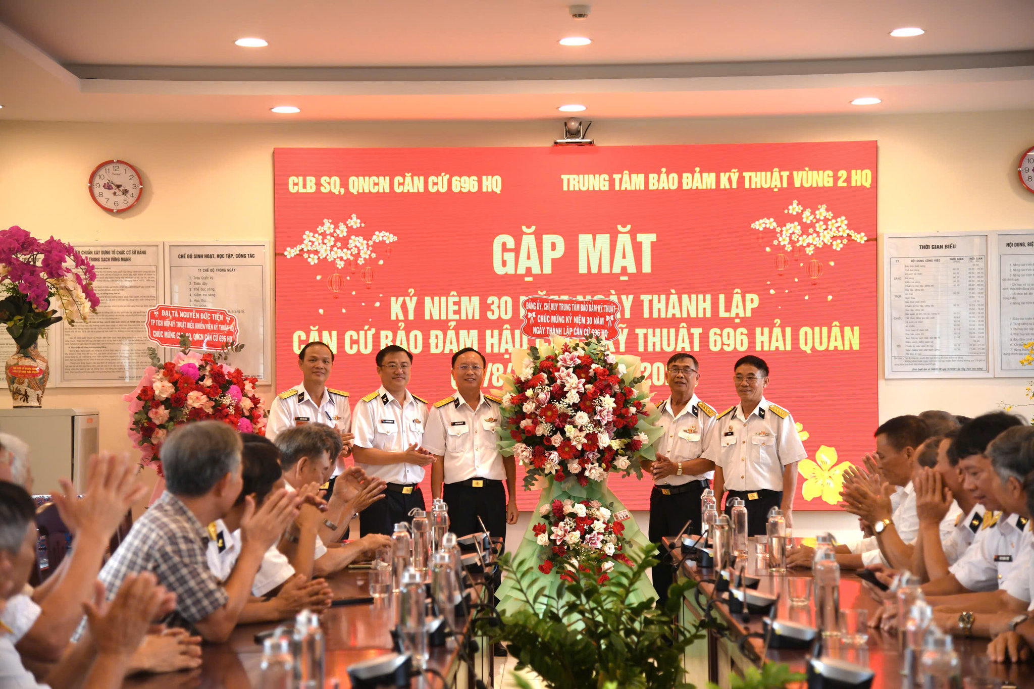 Ba thập niên Căn cứ 696 Hải quân giữ vững hậu cần cho biển, đảo