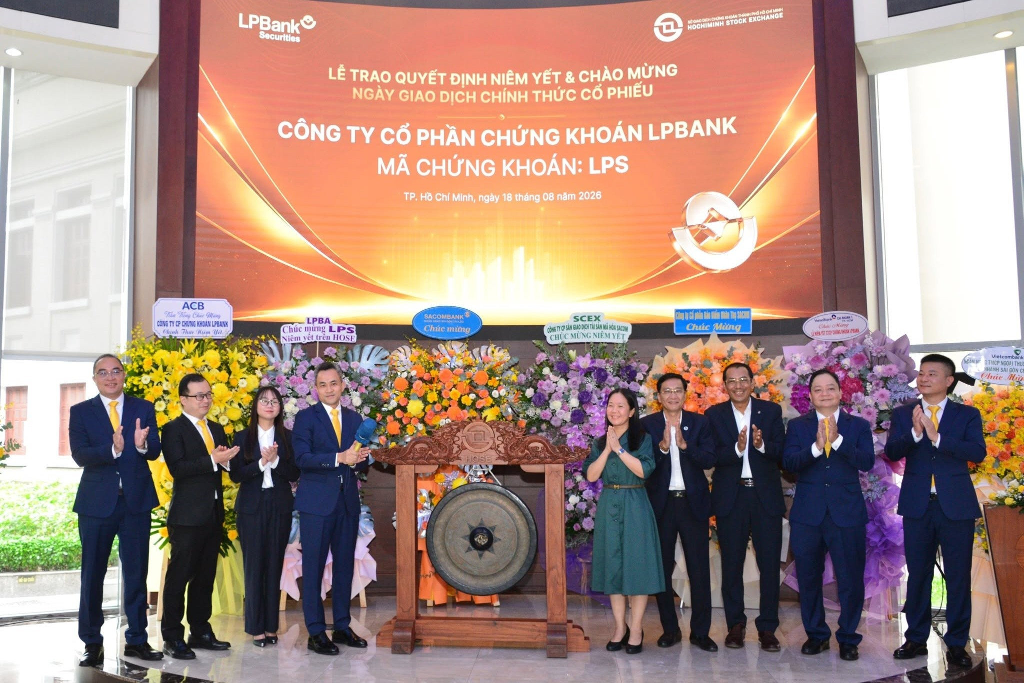 công ty CP chứng khoán LPBank sau IPO là niêm yết trên sàn HoSE-1