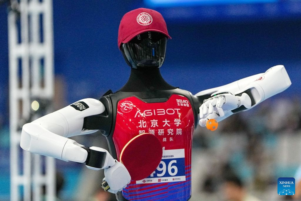 Robot hình người đấu bóng bàn: Đua tốc độ suy nghĩ và hành động 