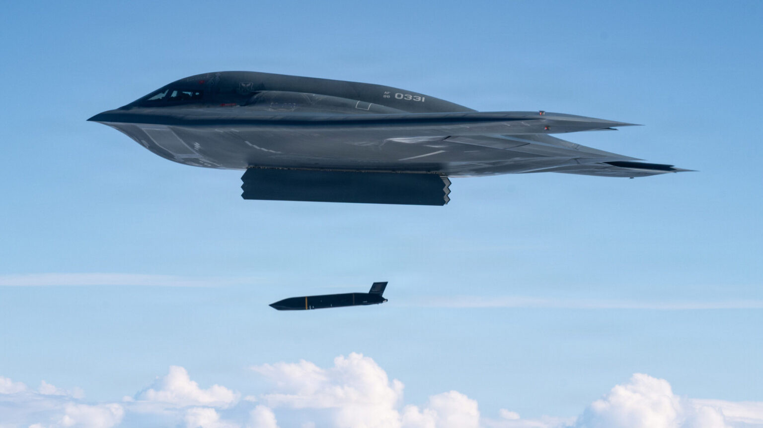 usaf_b-2_lrasm_valiant_shield_2026_dvids_9799170-scaled-e1787682298555-1536x863.jpg