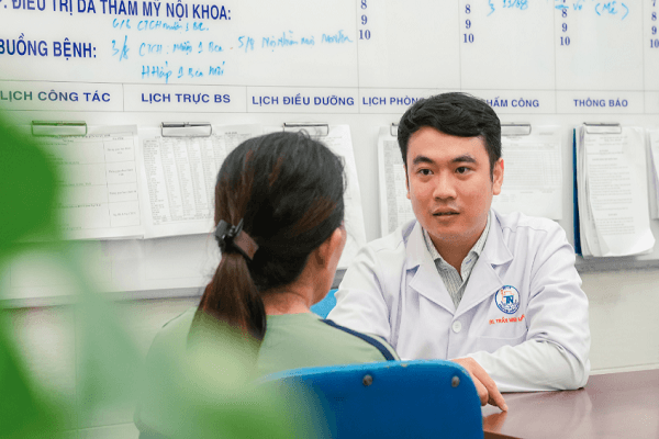 nguoi-phu-nu-62-tuoi-o-dong-nai-bi-bien-chung-at-mi-mat-nag-sau-lam-dep-hinh-anh.png