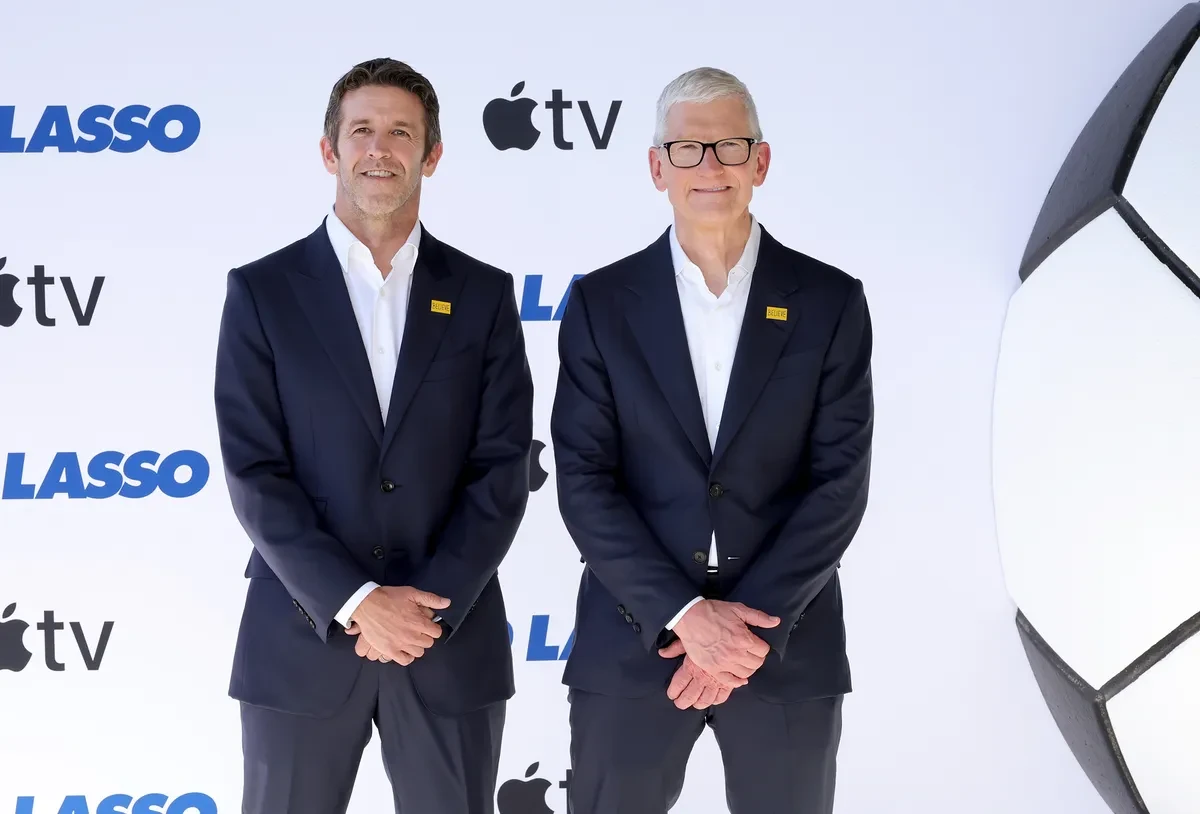 John Ternus thay Tim Cook làm CEO Apple từ 19, bác quan điểm iPhone sắp hết thời
