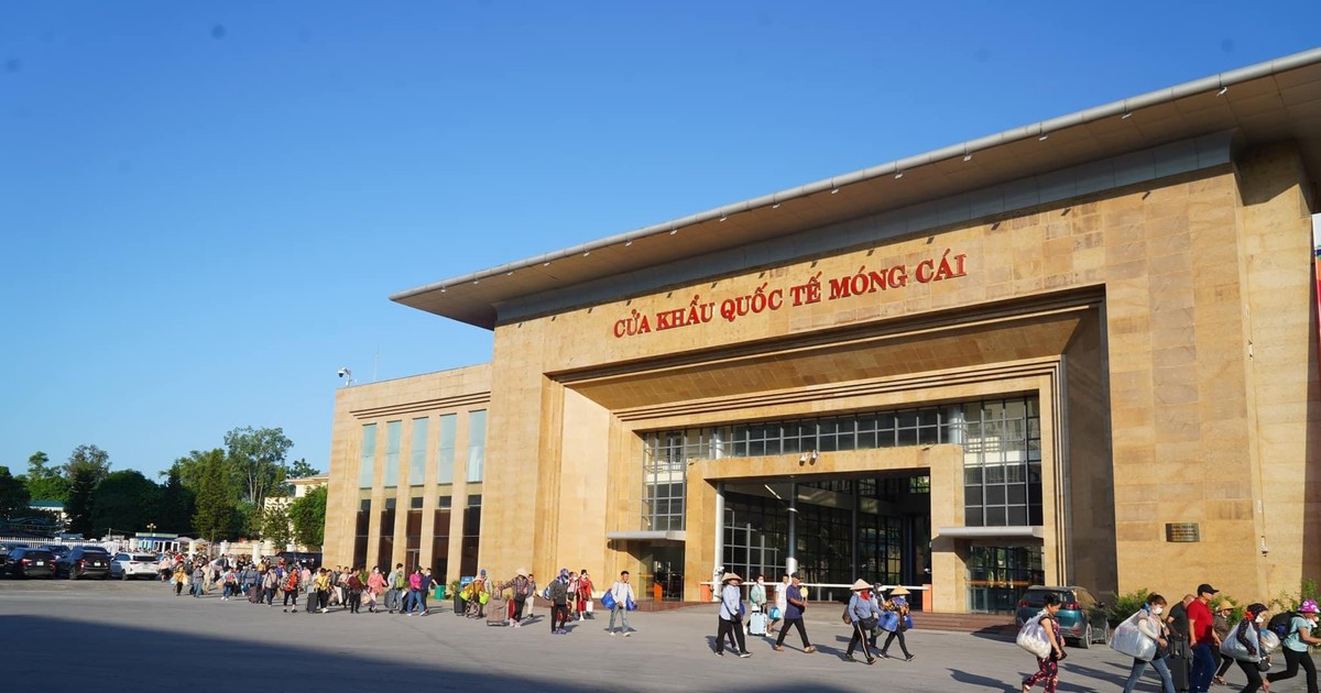 Cửa khẩu quốc tế Móng Cái, TP. Quảng Ninh là nơi diễn ra các hoạt động giao thương nhộn nhịp. Ảnh Tư liệu