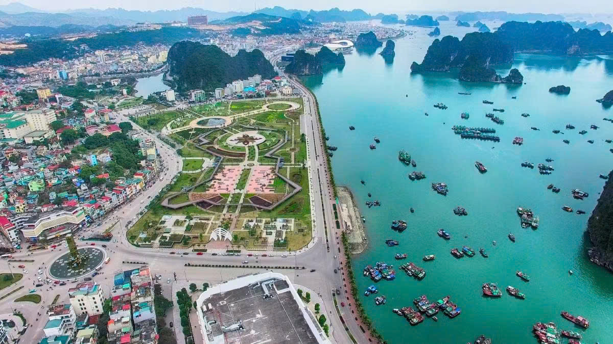 Trung tâm Hạ Long - thủ phủ của TP. Quảng Ninh nhìn từ trên cao. Ảnh Báo Quảng Ninh