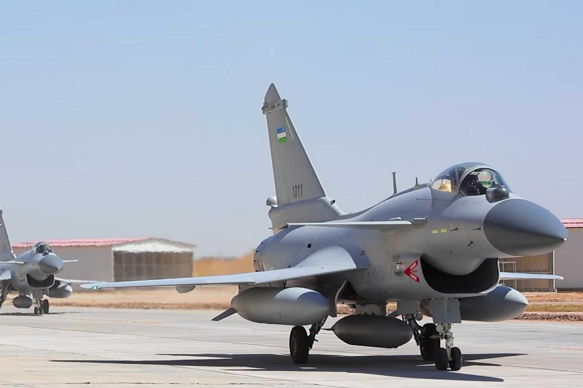www.armyrecognition.com-images-stories-news-2026-september-_china-delivers-first-j-10ce-fighters-to-uzbekistan-to-challenge-russian-influence-in-central-asia-925-001.jpg