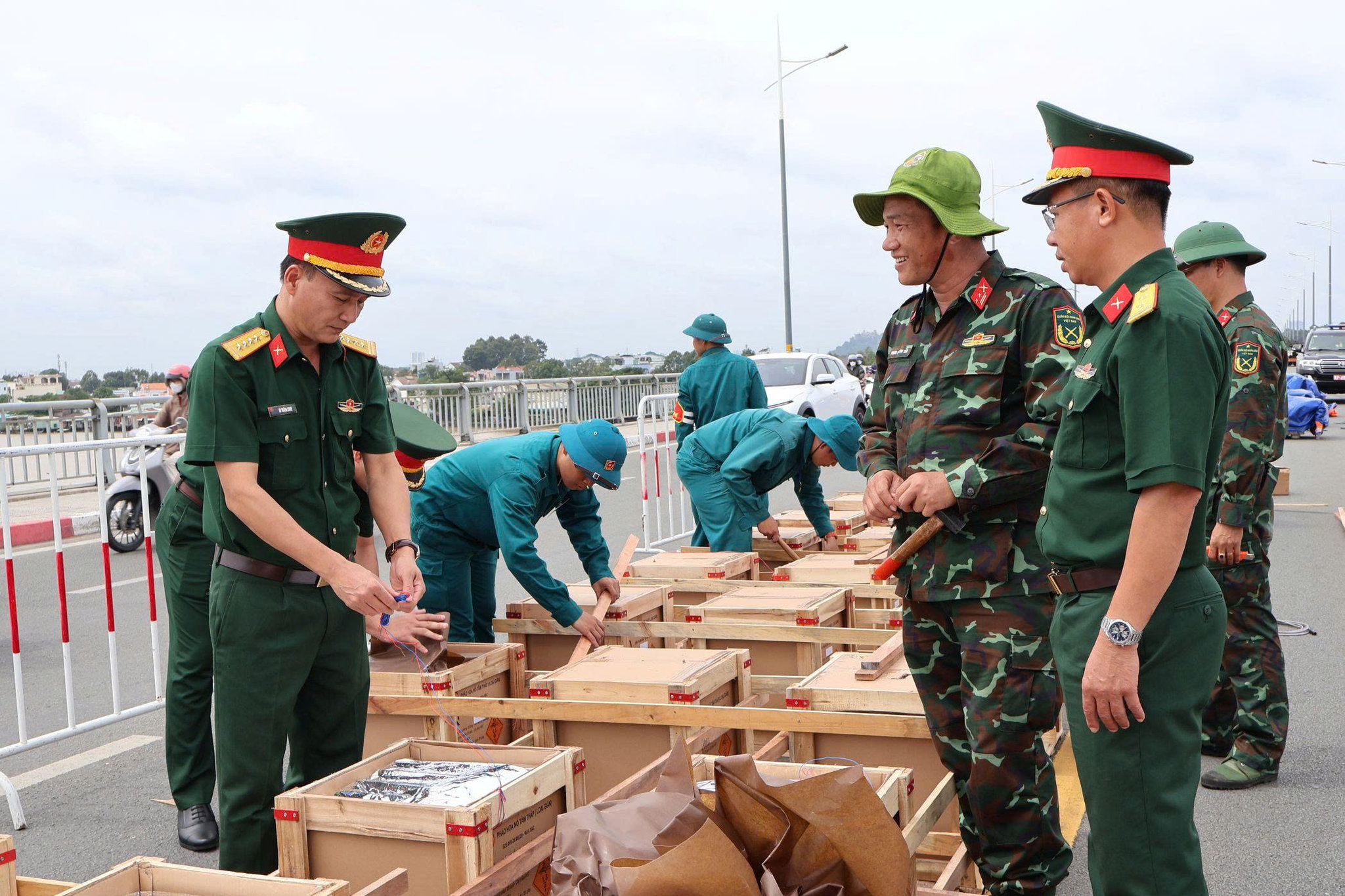 Trước giờ G, trận địa pháo hoa sẵn sàng thắp sáng bầu trời Đồng Nai 