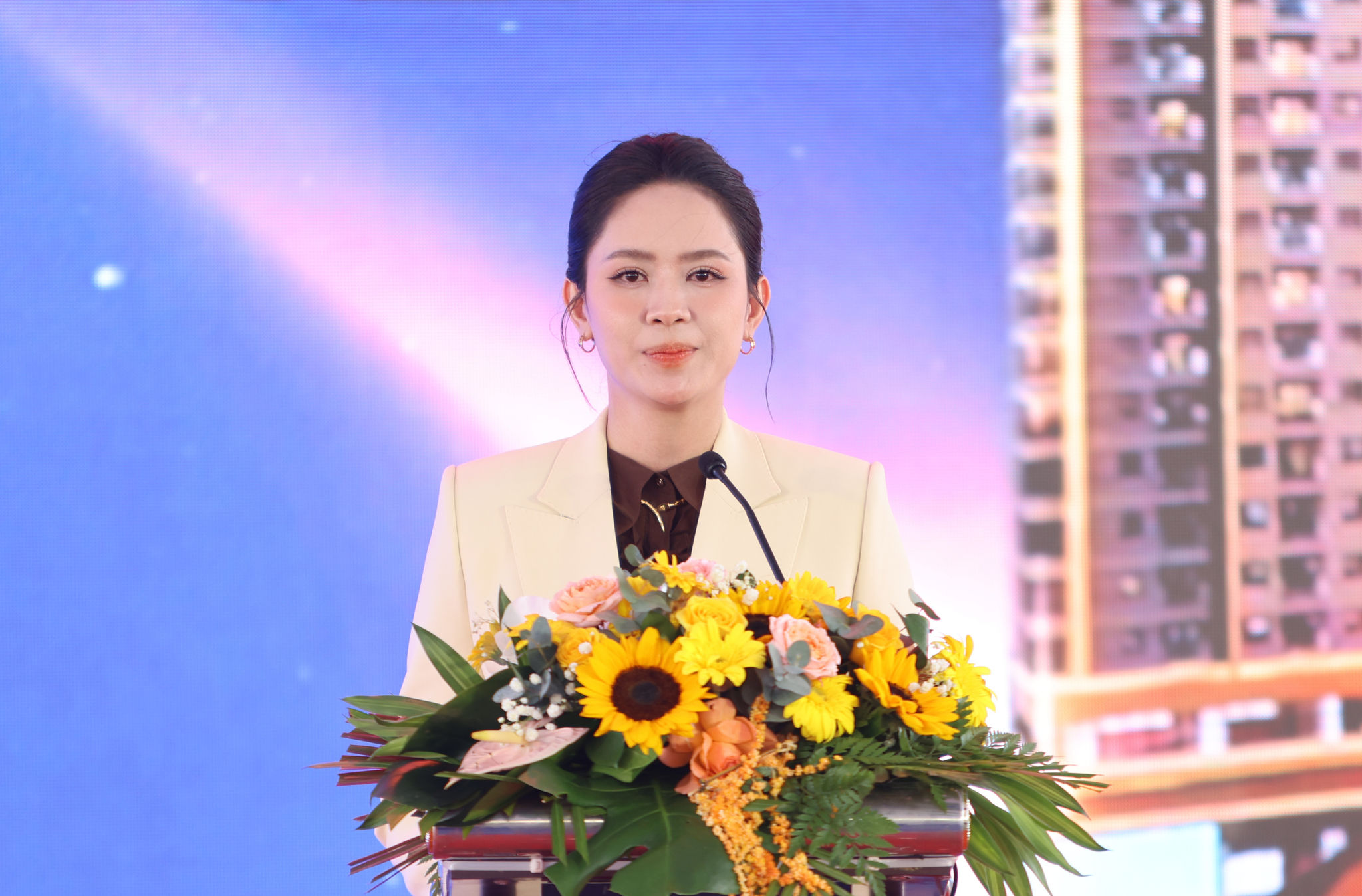 ẢNH 2 BÀ Nguyễn Thị Thảo Quyên Tổng giám đốc Thiên Quân Group, PhóTổng giám đốcCông ty CP Thiên Quân Center phát biểu