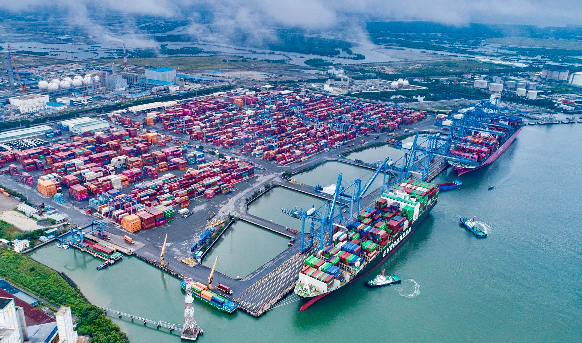 Khu Thương mại tự do gắn với cảng biển tại Cái Mép Hạ tạo động lực chiến lược, góp phần nâng tầm vị thế kinh tế biển và logistics của TP.HCM. Ảnh: Cổng thông tin điện tử UBND phường Tân Phước.