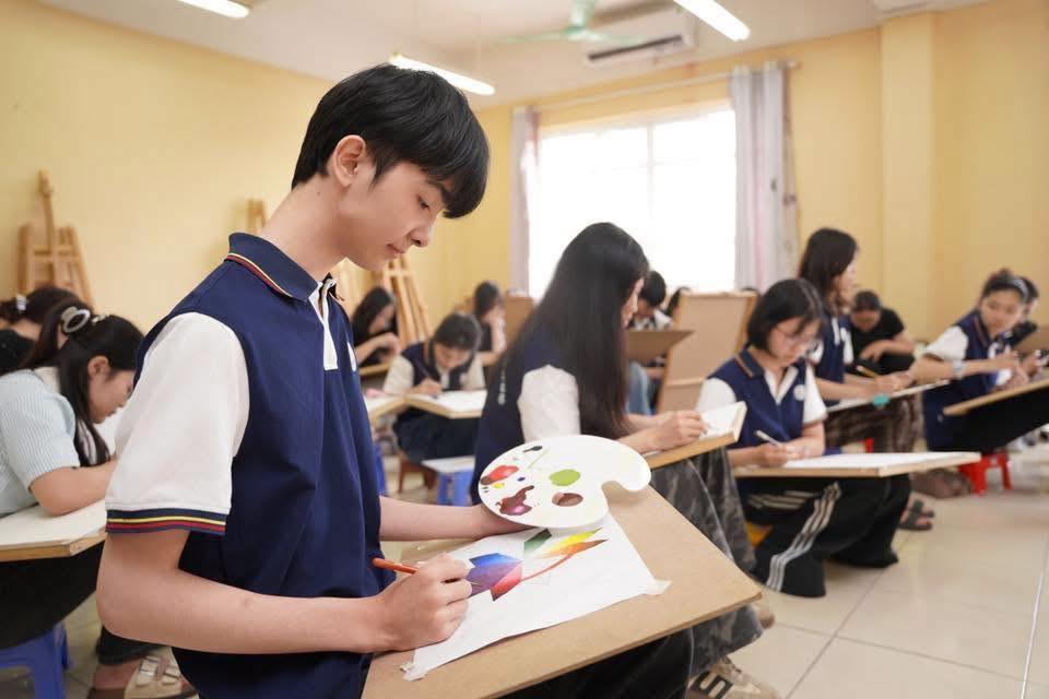 Học thiết kế thời trang, chi phí học tập bao nhiêu là đủ? 