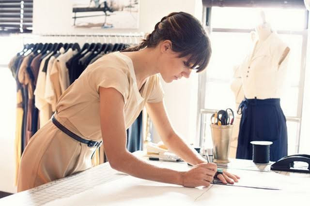Thợ rập là người biến những bản vẽ trên giấy thành cấu trúc có thể mặc được.