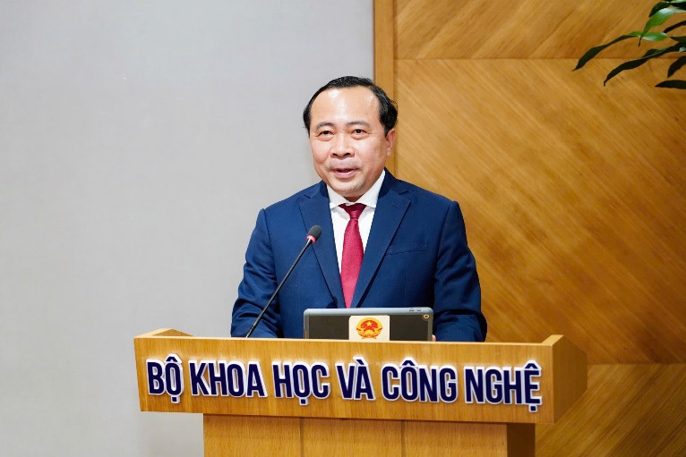 bộ trưởng Quân