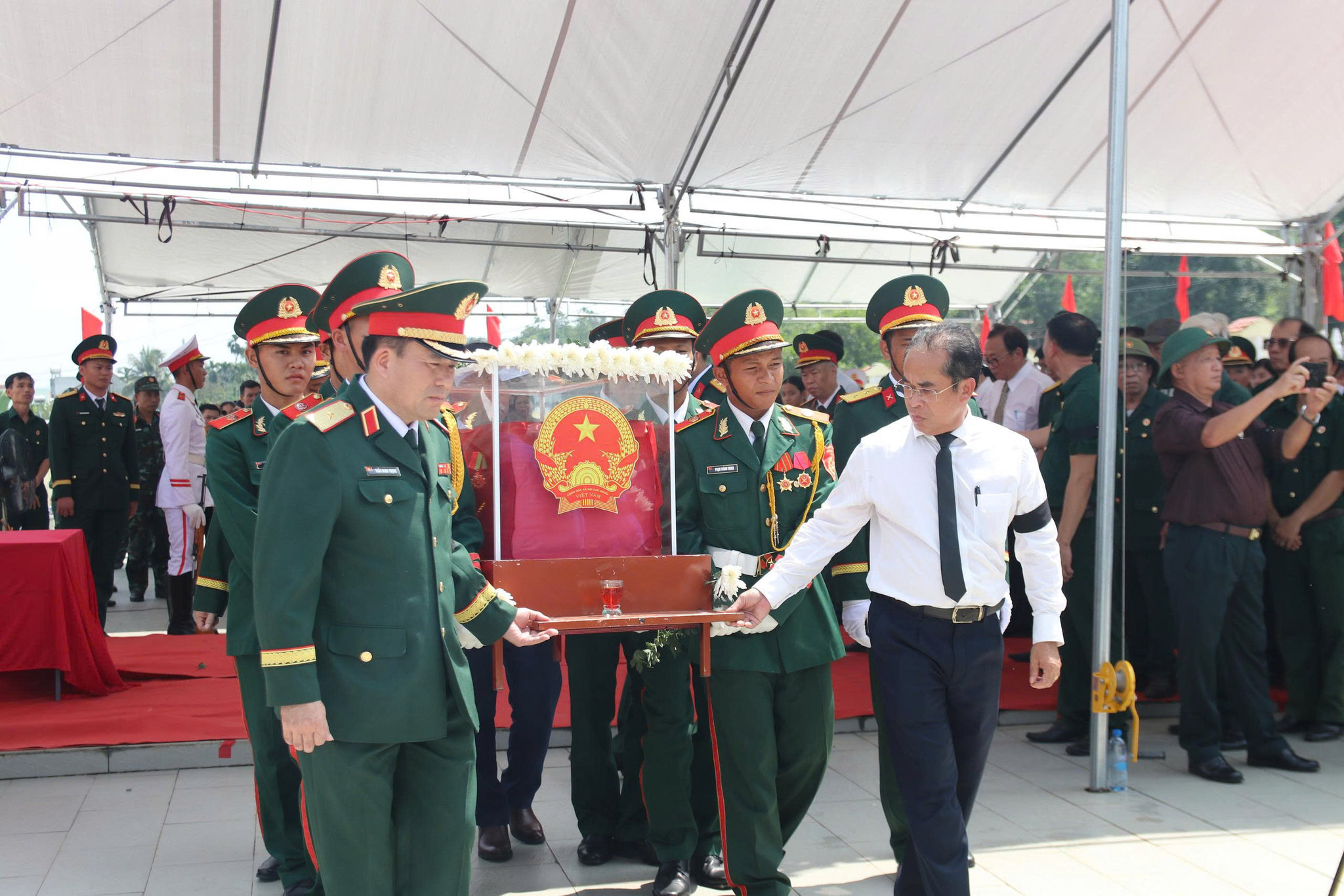2aoboqzd65e1cudxicfowbudgknegah9415ie7oa.jpg
